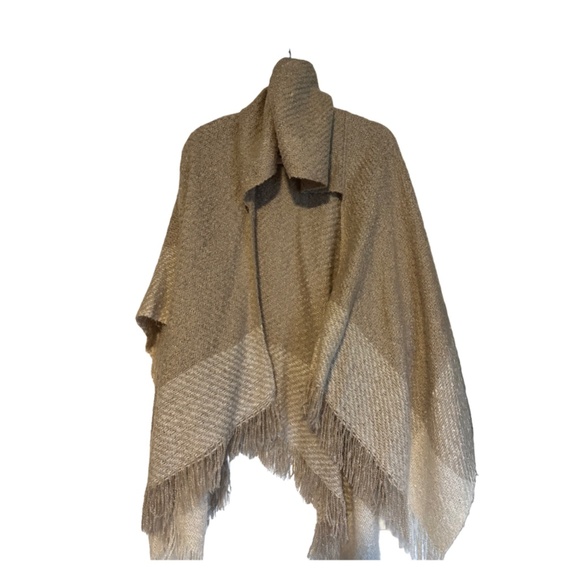 NWT MIXIT Taupe Shimmer Boucle Shrug/Wrap/Shawl/Poncho with Hood - Picture 3 of 6